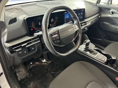 Used 2026 Kia Sportage LX FWD image 12