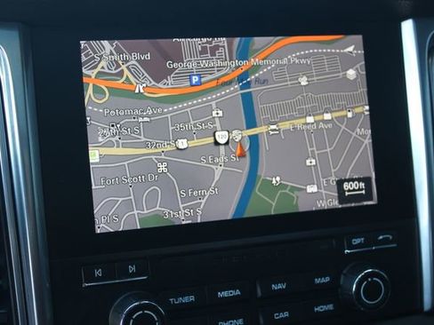 Used 2018 Porsche Macan Sport Edition image 21