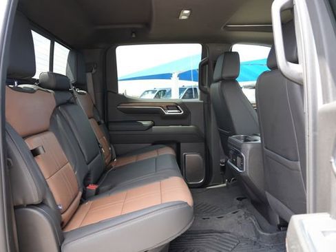 Used 2024 Chevrolet Silverado 1500 High Country w/ Technology Package AWD/4WD image 12