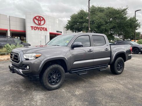 Used 2021 Toyota Tacoma SR5 RWD image 1