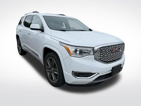 Used 2019 GMC Acadia Denali w/ Technology Package FWD image 3