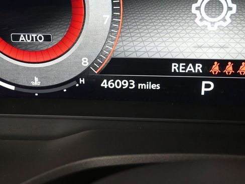 Used 2021 Nissan Rogue Platinum image 16