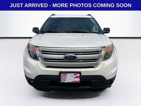 Used 2014 Ford Explorer XLT w/ Equipment Group 201A AWD/4WD image 2
