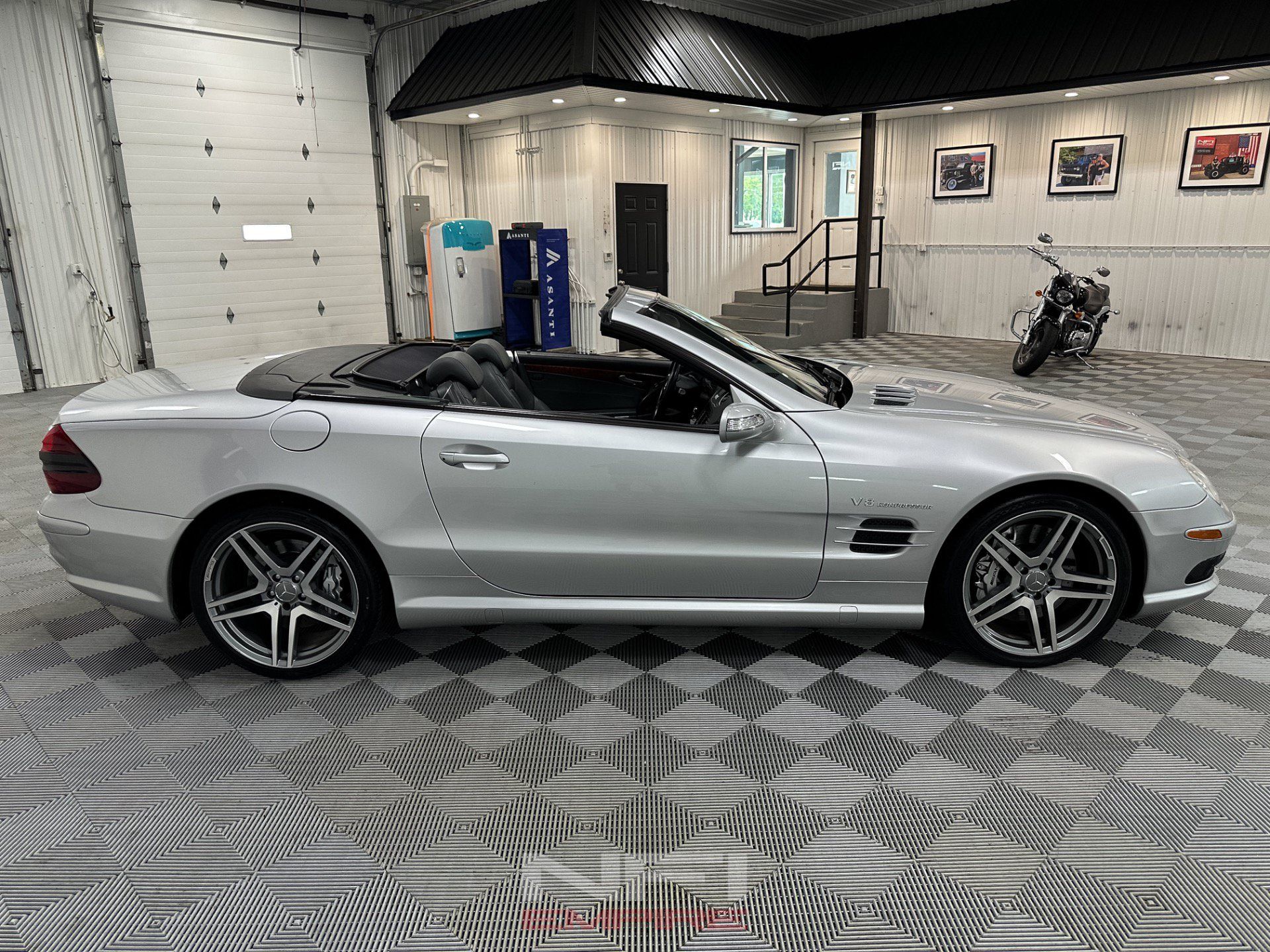 Used 2005 Mercedes-Benz SL 55 AMG image 8