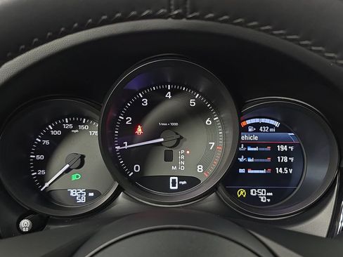 Certified 2026 Porsche Macan AWD/4WD image 15