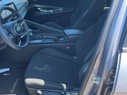 Used 2024 Hyundai Elantra SEL FWD image 8