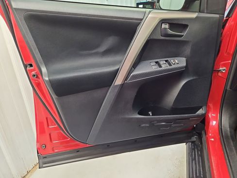 Used 2015 Toyota RAV4 LE AWD/4WD image 15