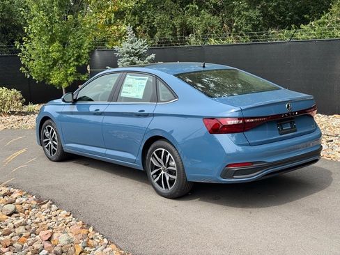 New 2025 Volkswagen Jetta SE image 3