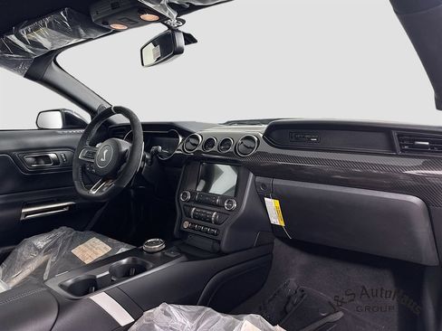 Used 2022 Ford Mustang Shelby GT500 w/ Carbon Fiber Track Pack image 36