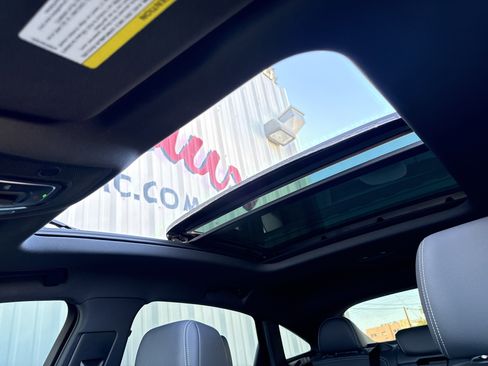 Used 2023 Audi e-tron Premium w/ Convenience Plus Package image 25