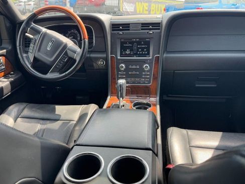 Used 2015 Lincoln Navigator 4WD image 12