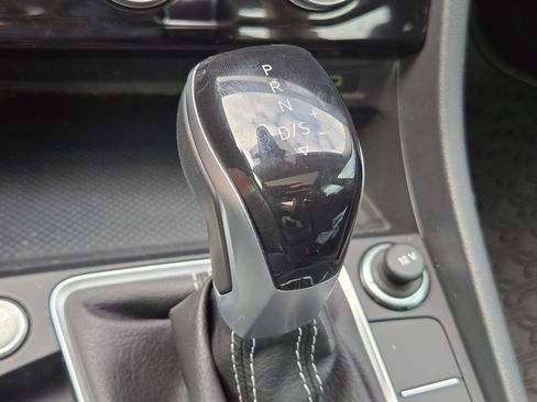 Used 2022 Volkswagen Jetta SE w/ Panoramic Sunroof Package FWD image 30