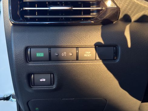 New 2025 Nissan Sentra SR image 22