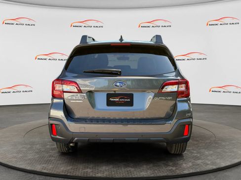 Used 2018 Subaru Outback 2.5i Limited AWD/4WD image 9