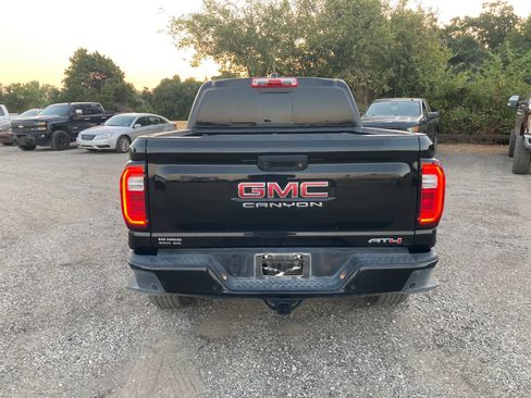 Used 2025 GMC Canyon AT4 AWD/4WD image 6