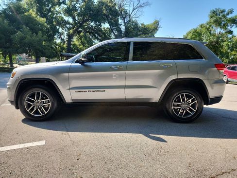Used 2019 Jeep Grand Cherokee Limited w/ Luxury Group II image 4