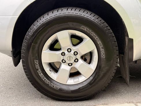 Used 2013 Nissan Frontier SV RWD image 11