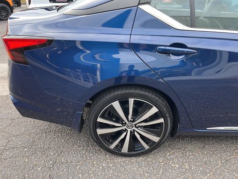 Used 2021 Nissan Altima 2.5 SR w/ SR Premium Package image 20