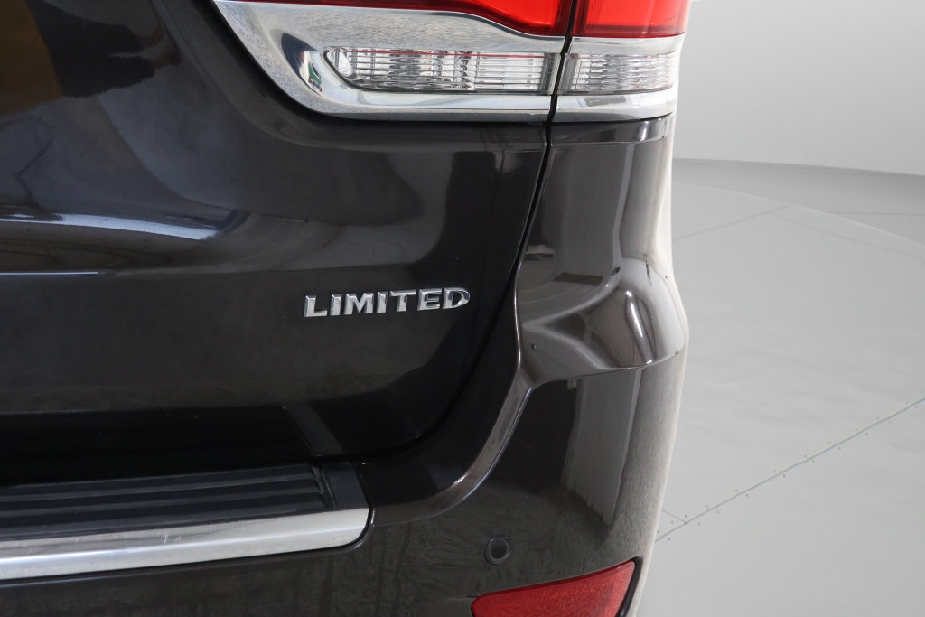 Used 2017 Jeep Grand Cherokee Limited AWD/4WD image 35