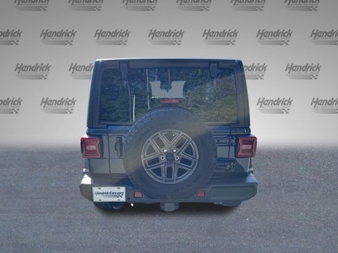 Used 2025 Jeep Wrangler Sport image 8