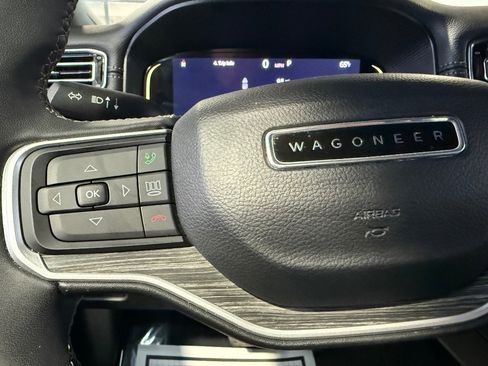 Used 2024 Jeep Wagoneer L Series II w/ Flexible Seating Group image 17