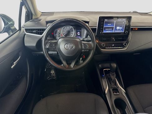 Used 2021 Toyota Corolla LE image 17