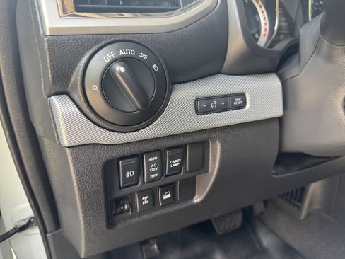 Used 2016 Nissan Titan PRO-4X w/ Pro-4x Convenience Package AWD/4WD image 17