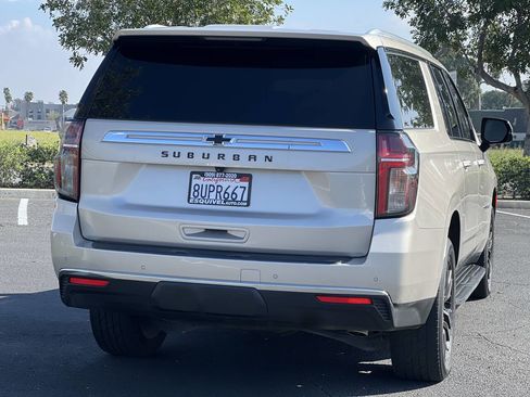 Used 2021 Chevrolet Suburban LT w/ LT Signature Package image 10