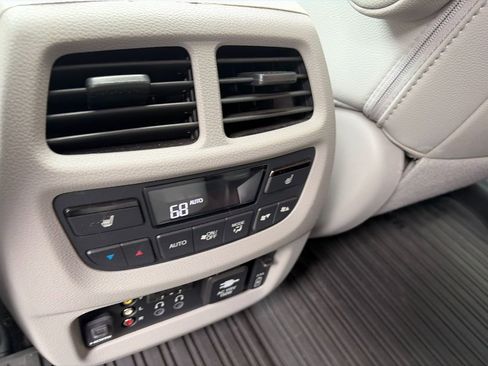Used 2018 Honda Pilot Elite image 10