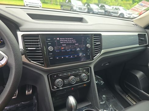 Used 2022 Volkswagen Atlas SEL R-Line AWD/4WD image 21