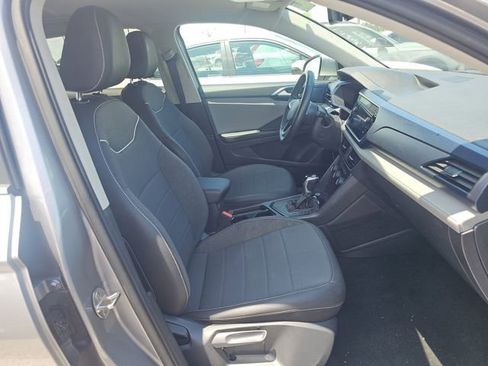 Used 2024 Volkswagen Taos SE FWD image 15
