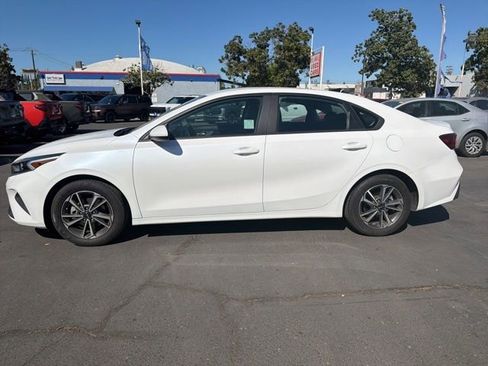 Used 2023 Kia Forte LXS image 8