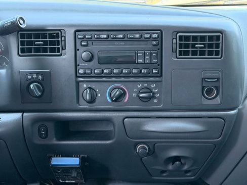 Used 2003 Ford F250 XL AWD/4WD image 16