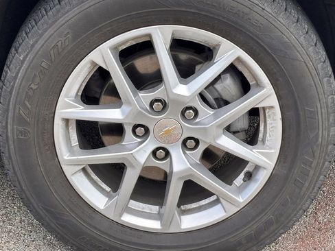 Used 2024 Chevrolet Equinox LT AWD/4WD image 3