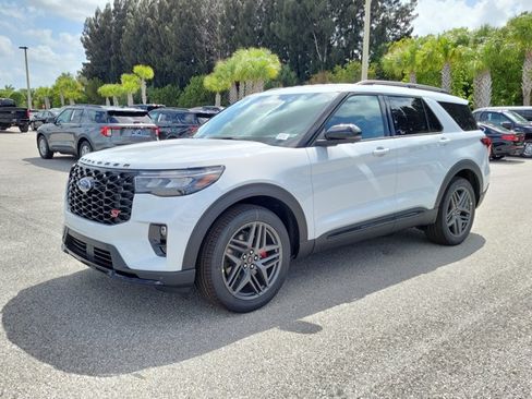 New 2026 Ford Explorer ST RWD image 4