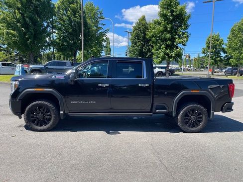 Used 2022 GMC Sierra 3500 Denali w/ Denali Black Diamond Edition AWD/4WD image 2