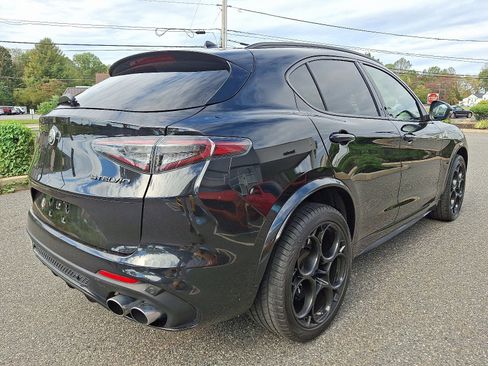 Used 2024 Alfa Romeo Stelvio Quadrifoglio image 4