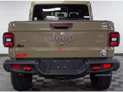 Used 2020 Jeep Gladiator Rubicon AWD/4WD image 4