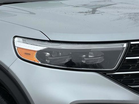 Used 2023 Ford Explorer XLT image 8