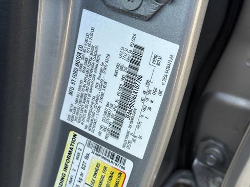 Used 2020 Ford Fusion SE FWD image 33