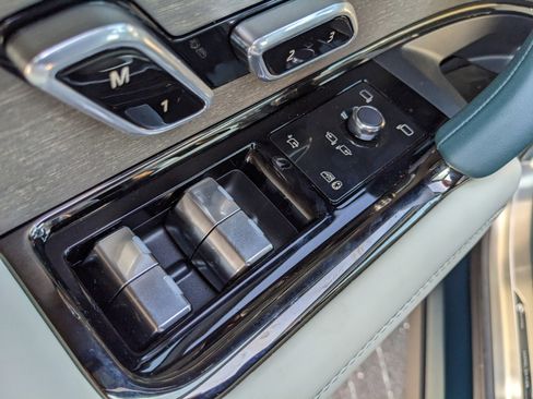 New 2025 Land Rover Range Rover SV image 22