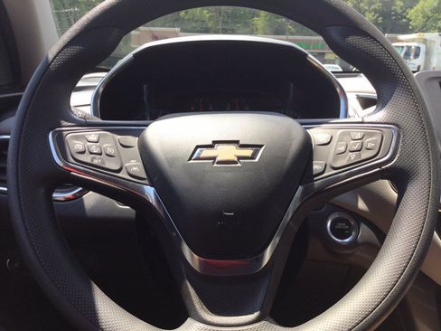 Used 2021 Chevrolet Equinox LS w/ LS Convenience Package AWD/4WD image 27