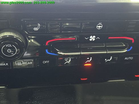 Used 2023 Jeep Grand Cherokee L Limited AWD/4WD image 21