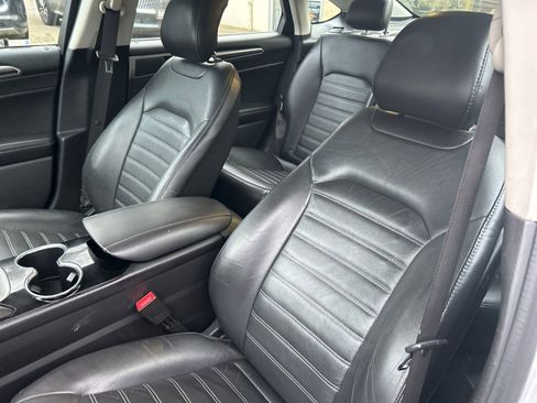 Used 2014 Ford Fusion SE w/ Equipment Group 202A image 10