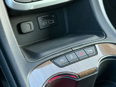 Used 2023 GMC Acadia SLE w/ Driver Convenience Package image 21