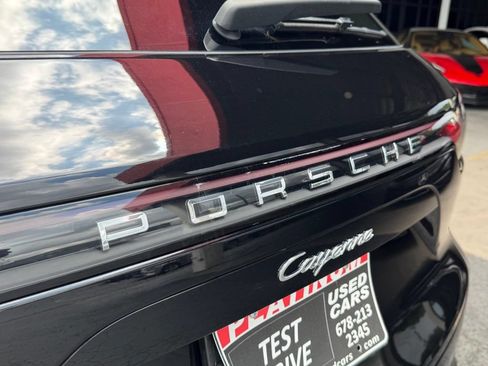 Used 2021 Porsche Cayenne AWD/4WD image 11