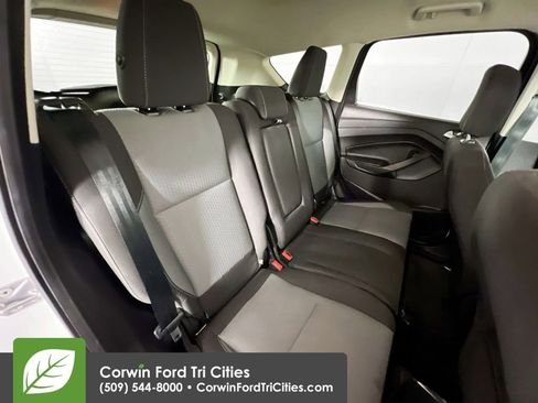 Used 2018 Ford Escape SE image 16