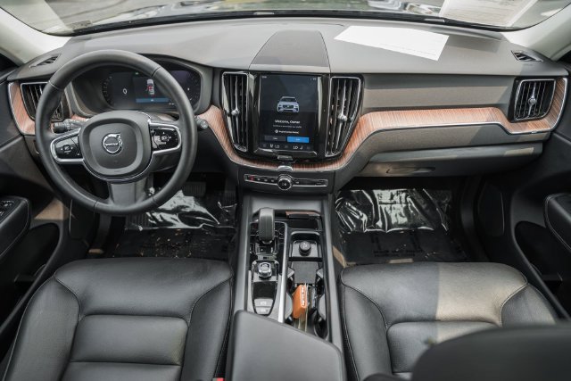 Certified 2023 Volvo XC60 B5 Plus w/ Climate Package AWD/4WD image 23