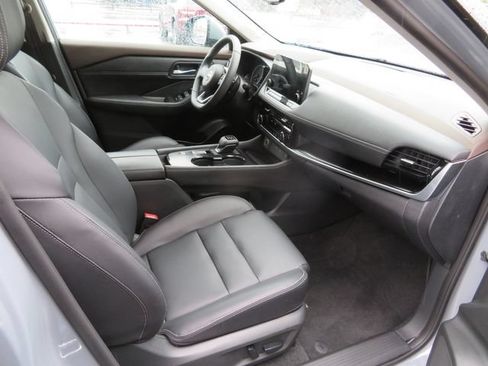 Used 2023 Nissan Rogue SL w/ SL Premium Package FWD image 13