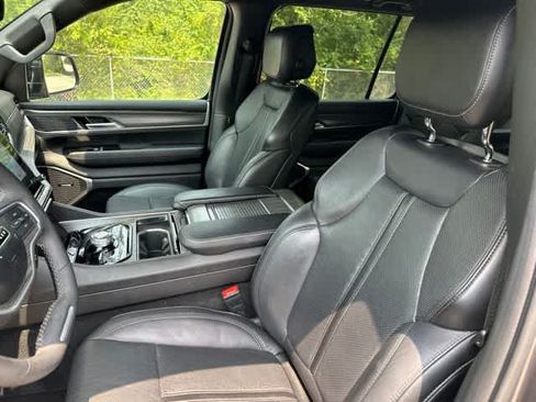 Used 2024 Jeep Wagoneer Series II AWD/4WD image 3